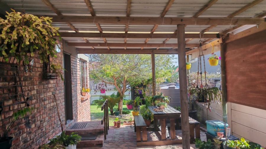 3 Bedroom Property for Sale in Fraaiuitsig Western Cape